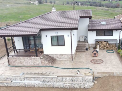 Модерен нискоенергиен дом от Хубав дом – сглобяема къща с гараж в с. Чавдар